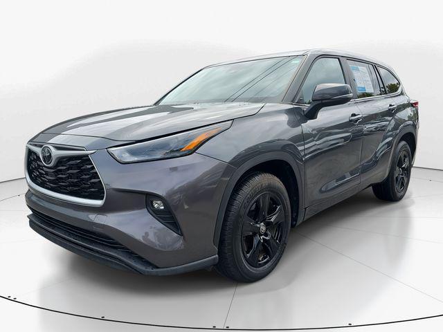 used 2024 Toyota Highlander car, priced at $29,900