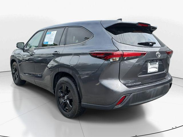 used 2024 Toyota Highlander car, priced at $29,900