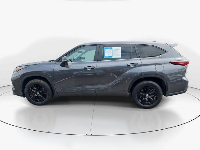 used 2024 Toyota Highlander car, priced at $29,900