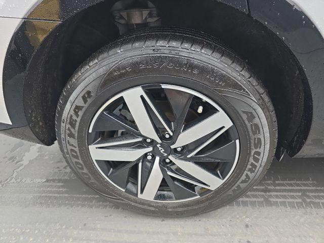 used 2022 Kia Sorento car, priced at $25,900