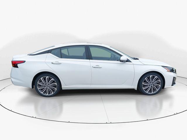 new 2025 Nissan Altima car, priced at $33,991