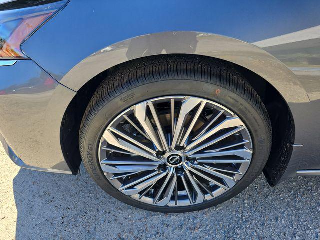 new 2025 Nissan Altima car, priced at $33,729