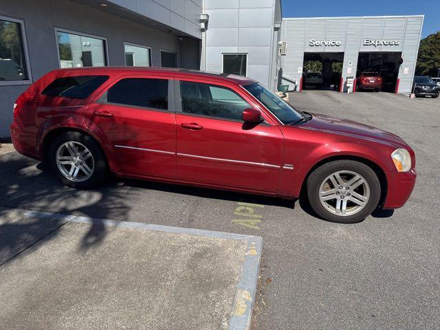 used 2005 Dodge Magnum car, priced at $2,000