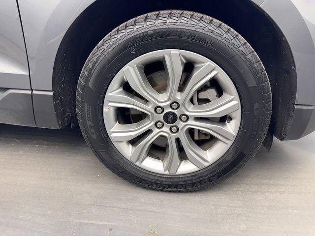used 2024 Ford Edge car, priced at $23,600