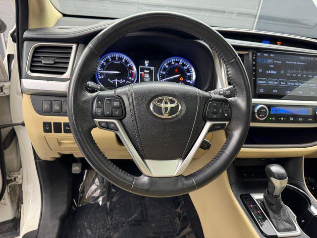 used 2014 Toyota Highlander car, priced at $15,477