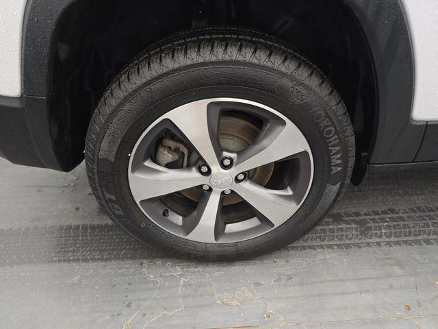 used 2022 Jeep Cherokee car, priced at $22,900