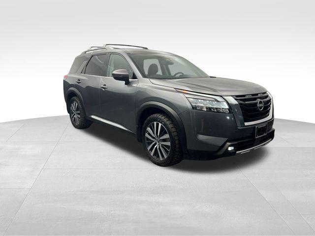 used 2022 Nissan Pathfinder car, priced at $35,800