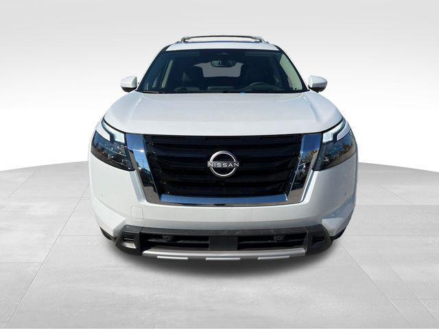 new 2025 Nissan Pathfinder car, priced at $45,943
