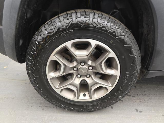 used 2020 Jeep Cherokee car, priced at $20,700