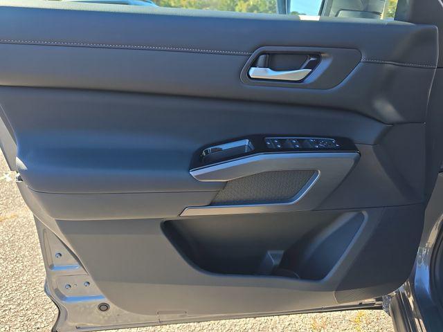 new 2025 Nissan Pathfinder car, priced at $36,448