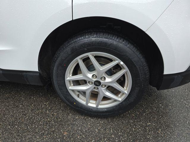 used 2024 Ford Edge car, priced at $18,700