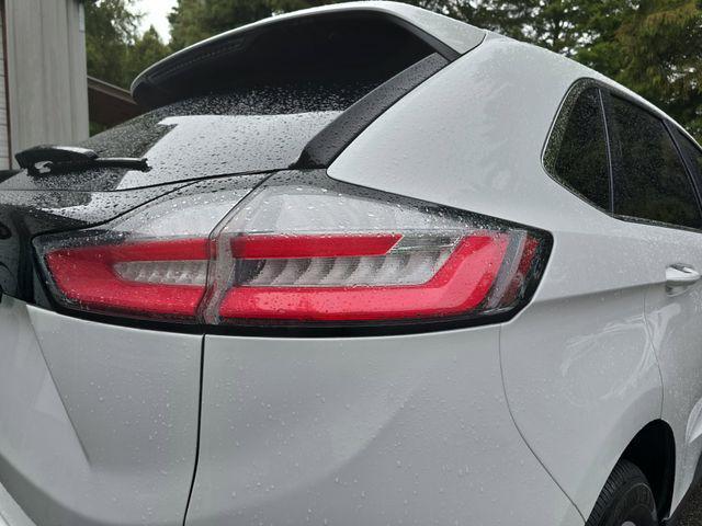 used 2024 Ford Edge car, priced at $18,700