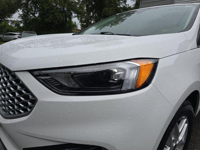 used 2024 Ford Edge car, priced at $18,700