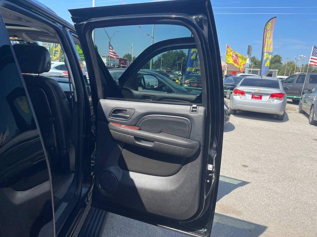 used 2008 Cadillac Escalade ESV car, priced at $9,995