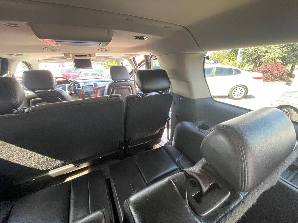 used 2008 Cadillac Escalade ESV car, priced at $9,995