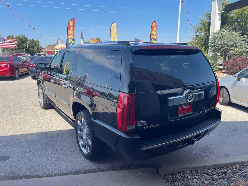 used 2008 Cadillac Escalade ESV car, priced at $9,995
