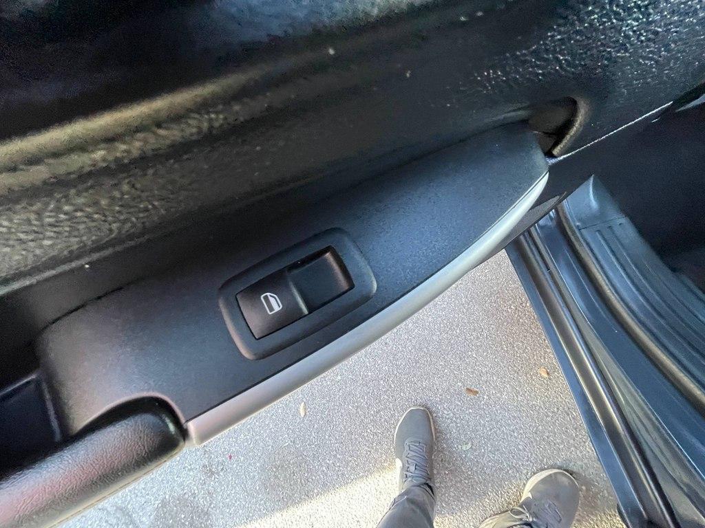 used 2018 Jeep Cherokee car, priced at $9,995