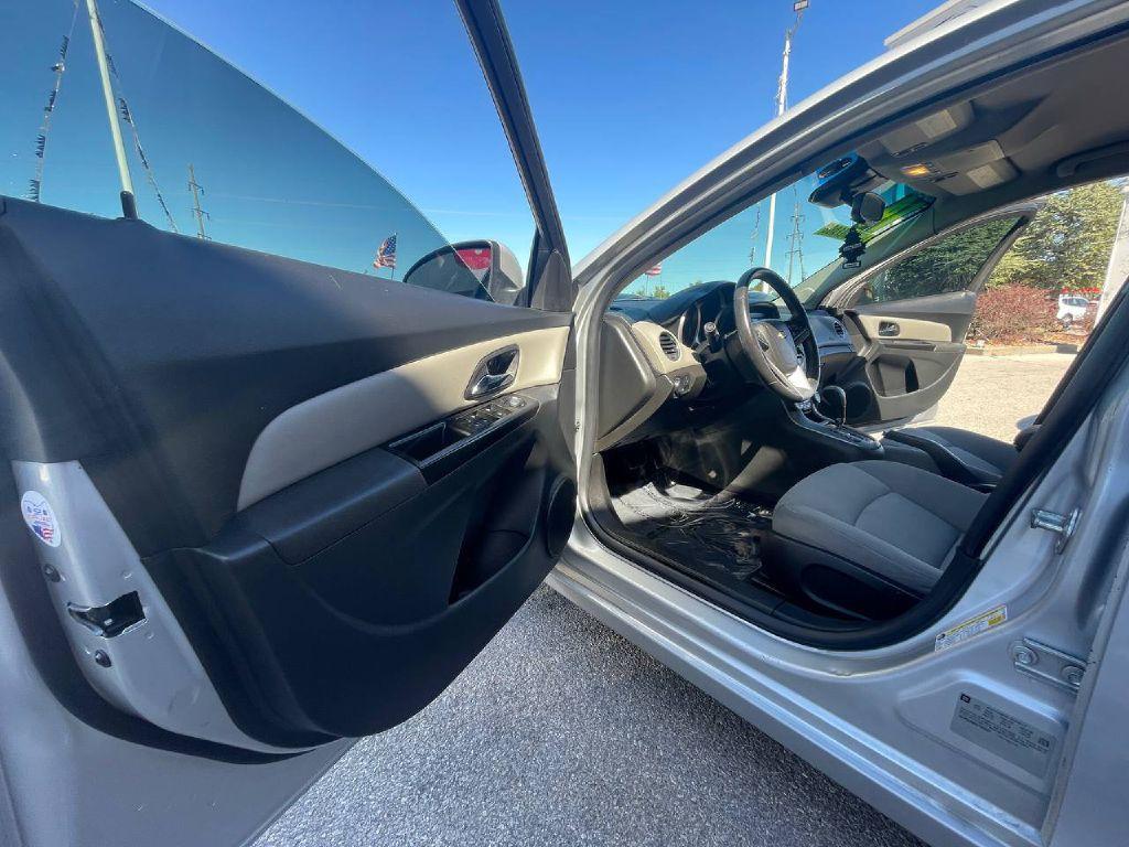 used 2014 Chevrolet Cruze car, priced at $6,495