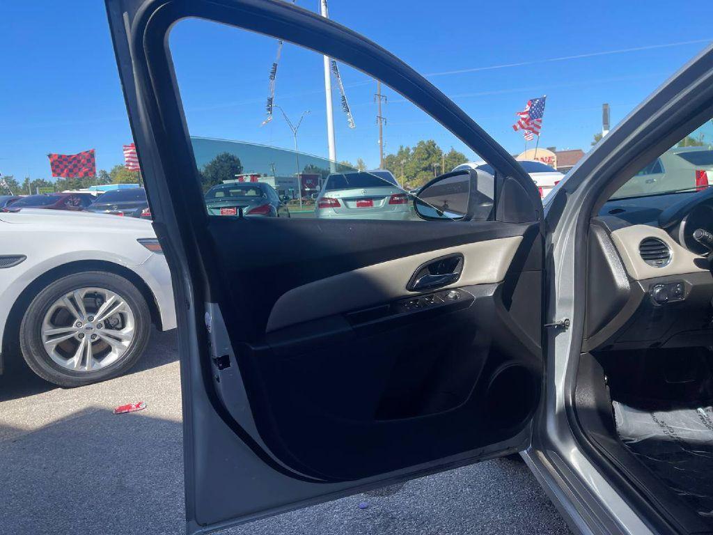 used 2014 Chevrolet Cruze car, priced at $6,495