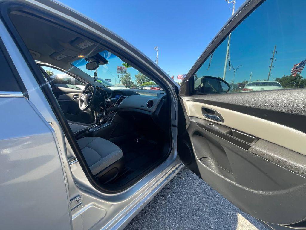 used 2014 Chevrolet Cruze car, priced at $6,495