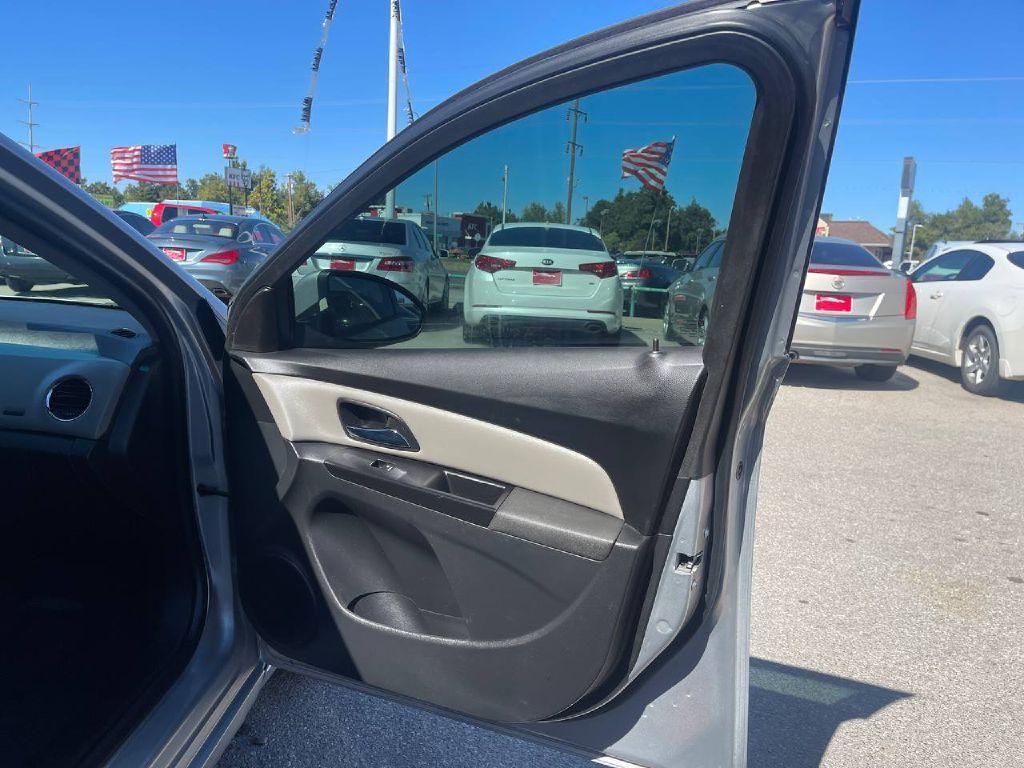 used 2014 Chevrolet Cruze car, priced at $6,495