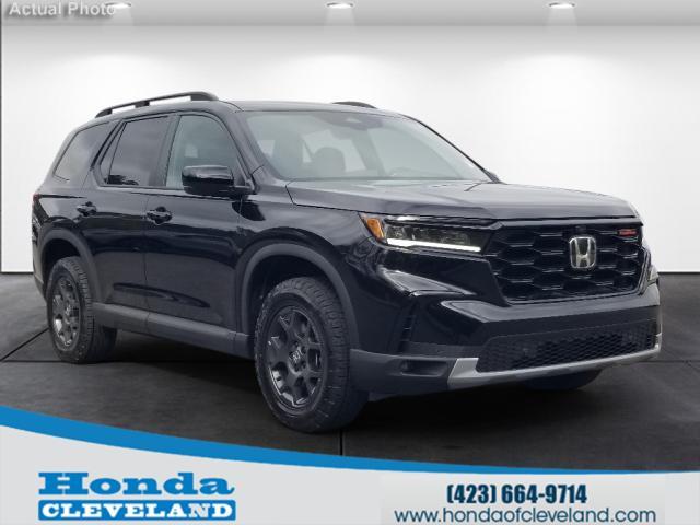 new 2025 Honda Pilot car, priced at $50,795