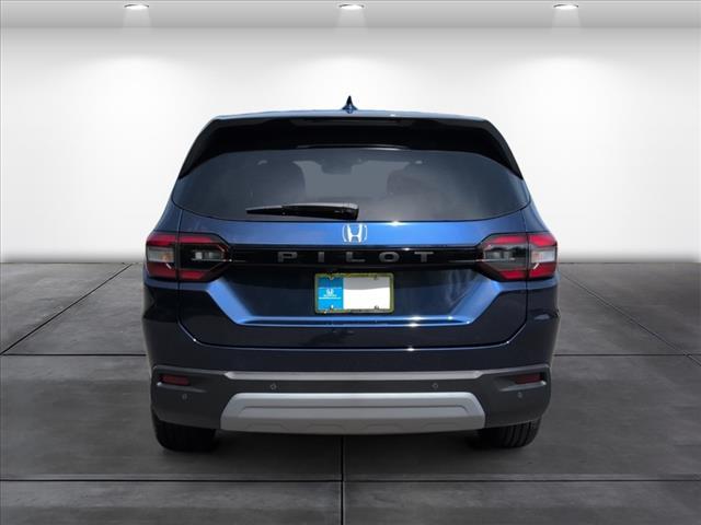 new 2025 Honda Pilot car, priced at $44,995
