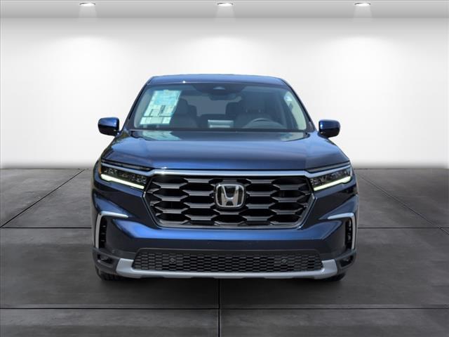 new 2025 Honda Pilot car, priced at $44,995