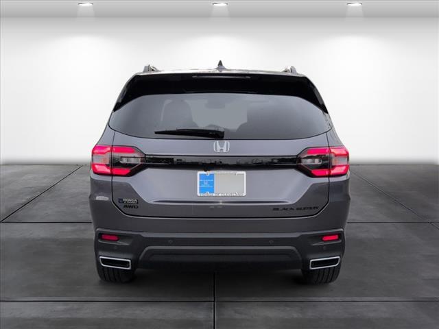 new 2025 Honda Pilot car, priced at $56,075