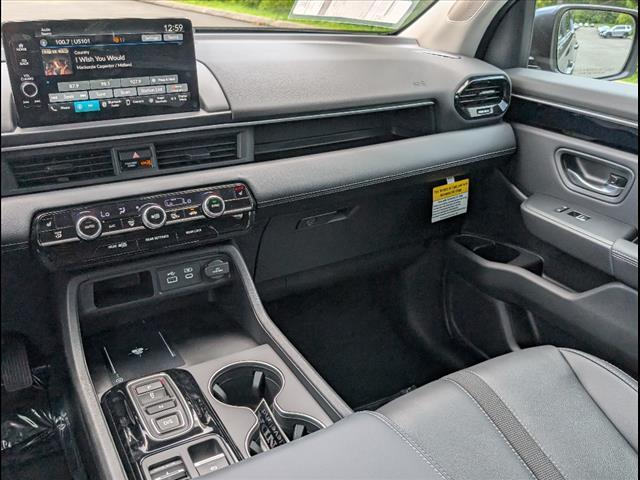 new 2025 Honda Pilot car, priced at $47,050
