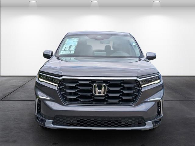 new 2025 Honda Pilot car, priced at $47,050