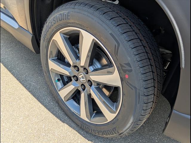 new 2025 Honda Pilot car, priced at $54,575
