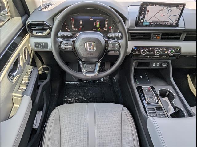 new 2025 Honda Pilot car, priced at $54,575