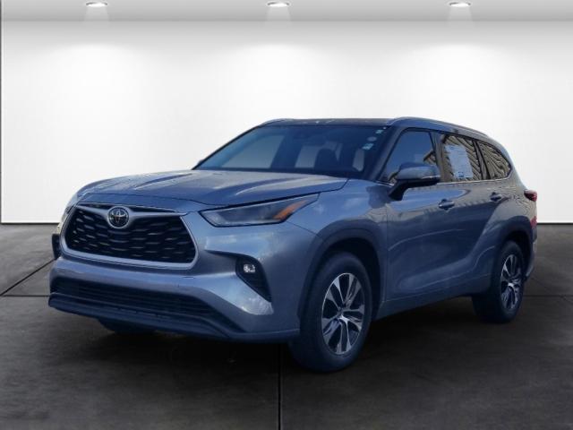 used 2021 Toyota Highlander car, priced at $33,792