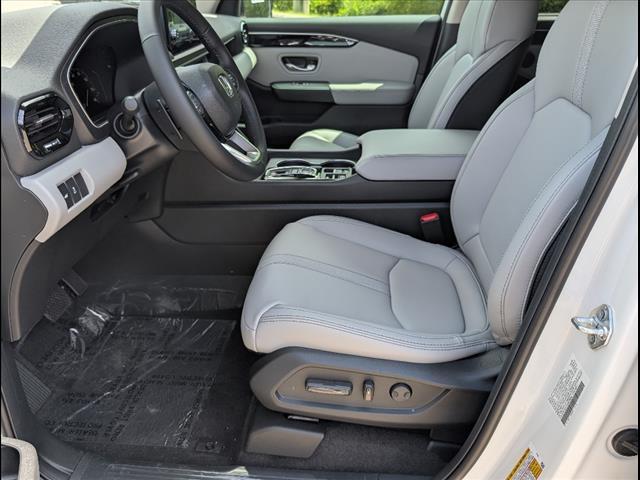 new 2025 Honda Pilot car, priced at $50,180