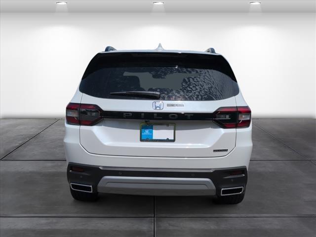 new 2025 Honda Pilot car, priced at $50,180