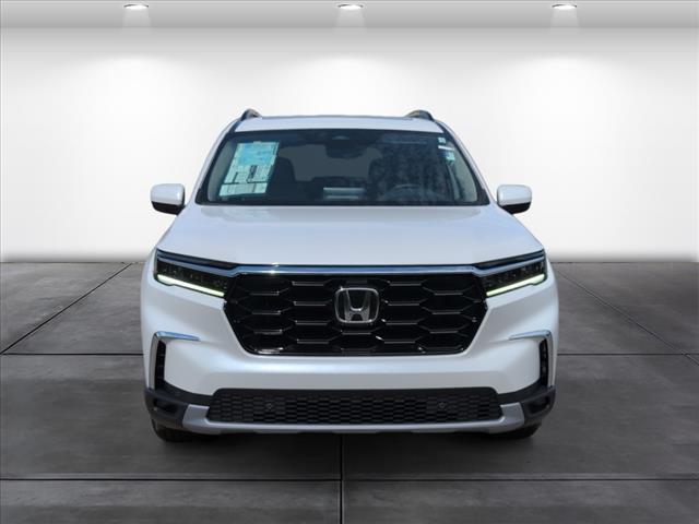 new 2025 Honda Pilot car, priced at $50,180