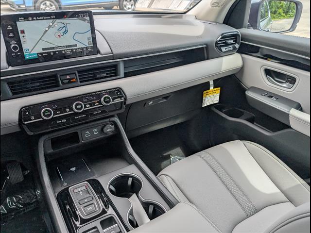 new 2025 Honda Pilot car, priced at $50,850