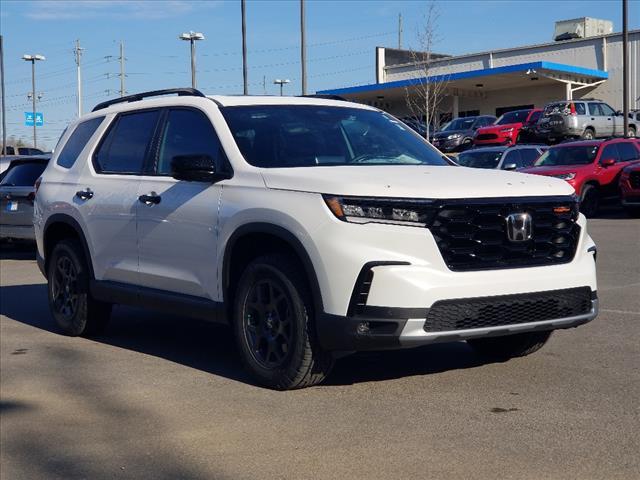 new 2025 Honda Pilot car, priced at $51,250