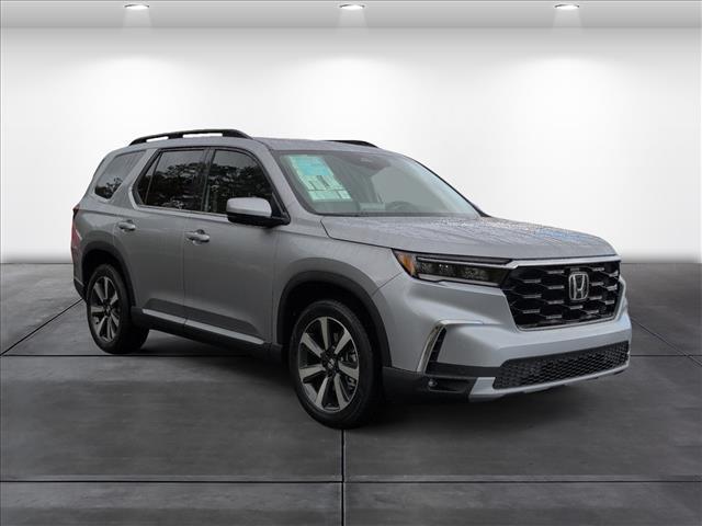 new 2025 Honda Pilot car, priced at $51,095
