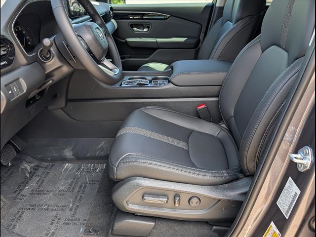 new 2025 Honda Pilot car, priced at $47,095