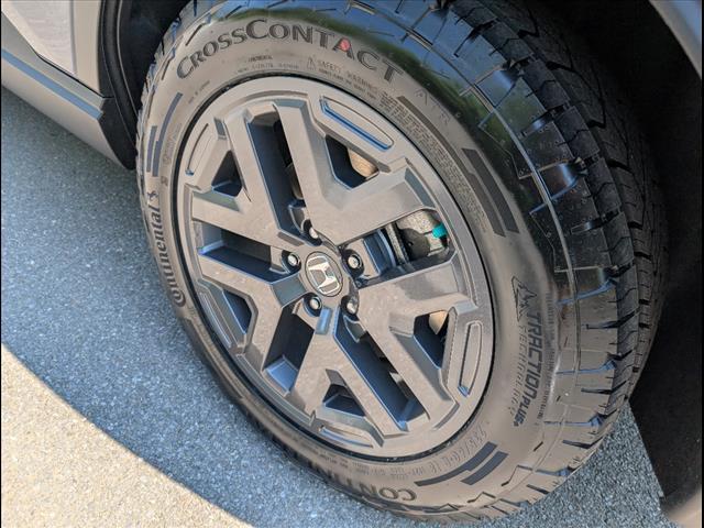 new 2026 Honda CR-V Hybrid car, priced at $40,250