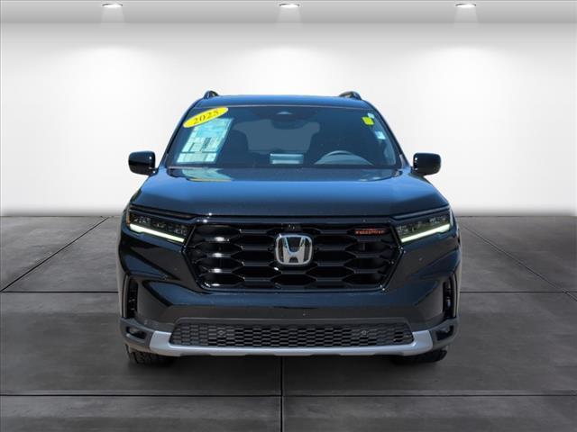 new 2025 Honda Pilot car, priced at $51,375