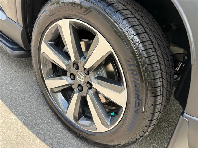 new 2025 Honda Pilot car, priced at $54,530