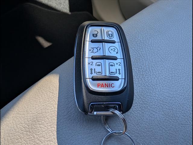 used 2019 Chrysler Pacifica car, priced at $11,391