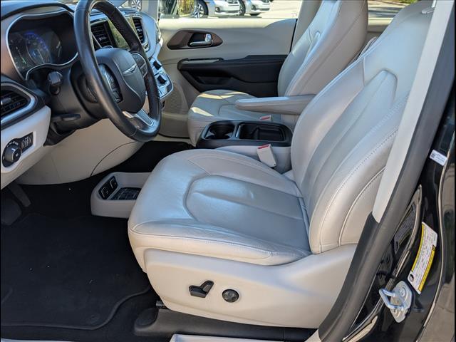 used 2019 Chrysler Pacifica car, priced at $11,391