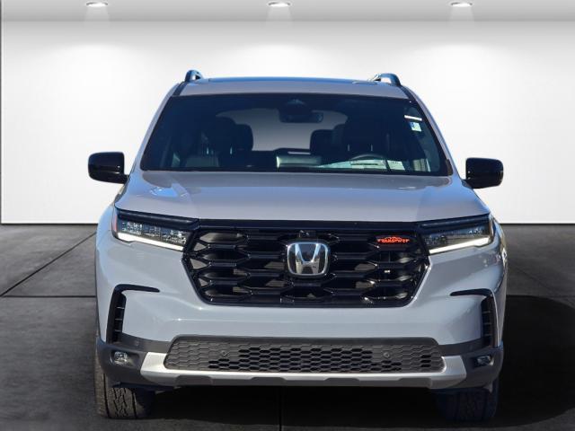 new 2025 Honda Pilot car, priced at $51,250