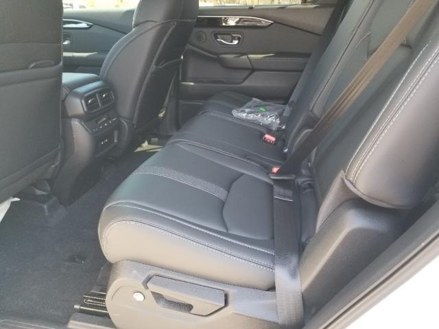 new 2025 Honda Pilot car, priced at $45,405
