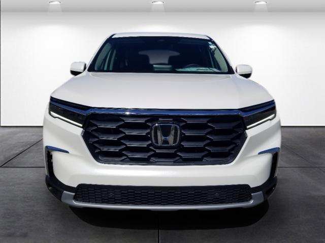 new 2025 Honda Pilot car, priced at $45,405
