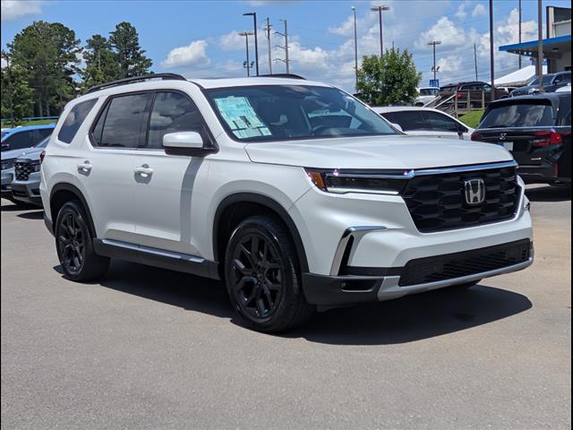 new 2025 Honda Pilot car, priced at $51,305